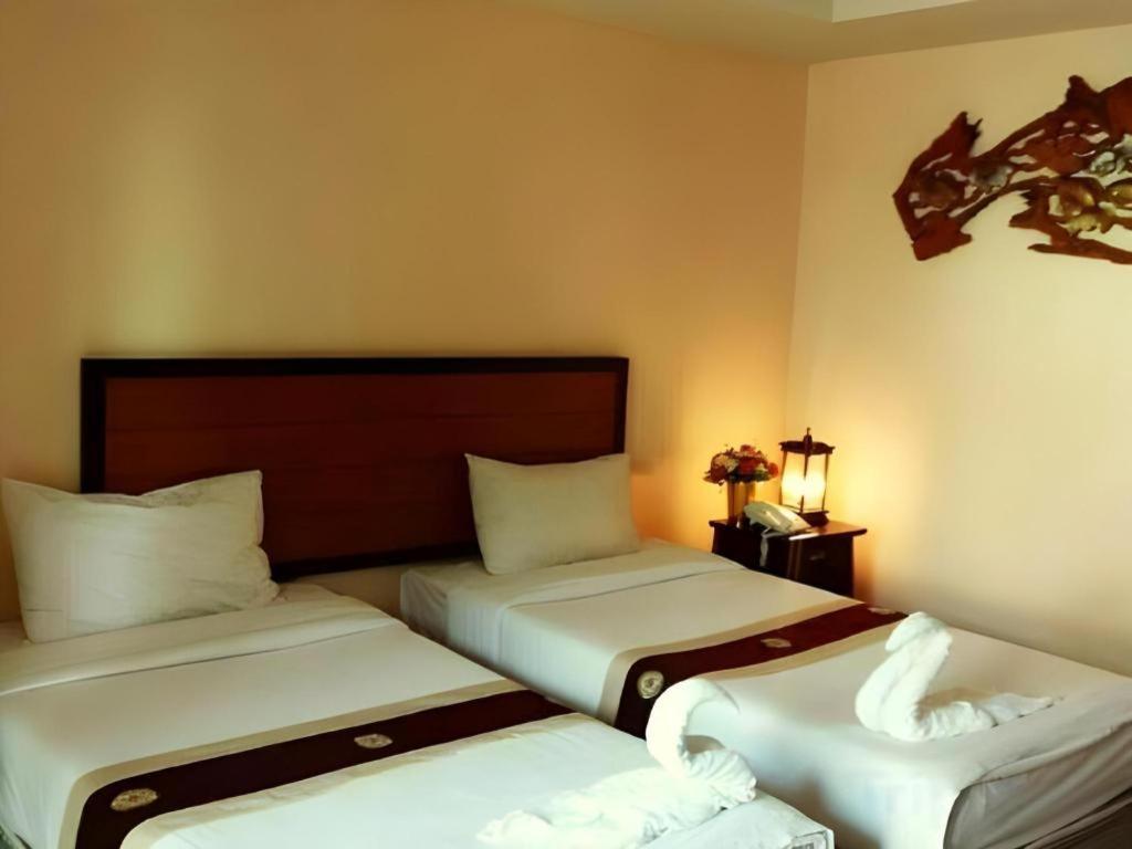Rayong Lanna Hotel Kültér fotó