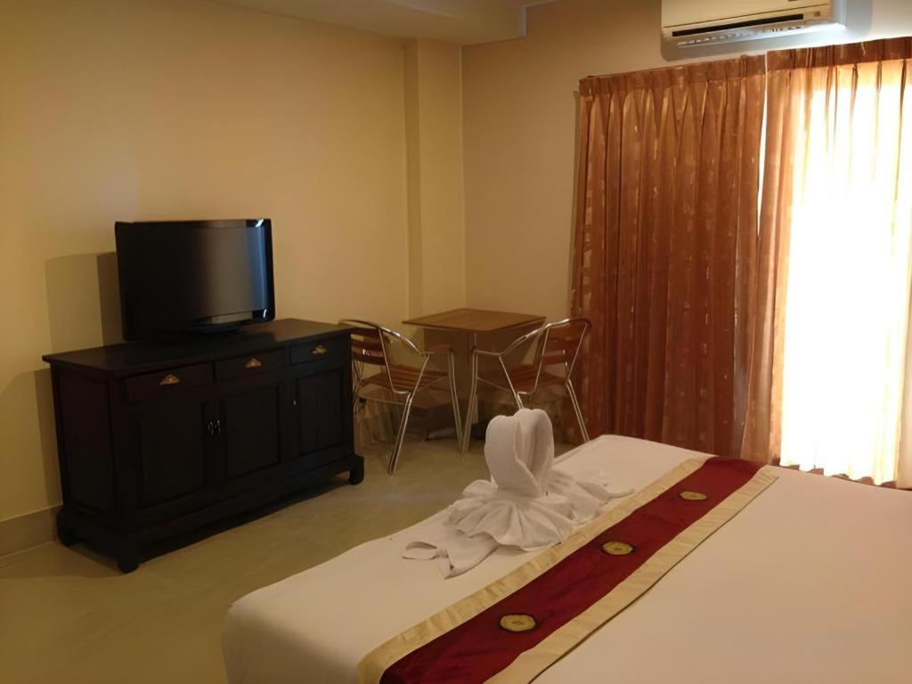 Rayong Lanna Hotel Kültér fotó