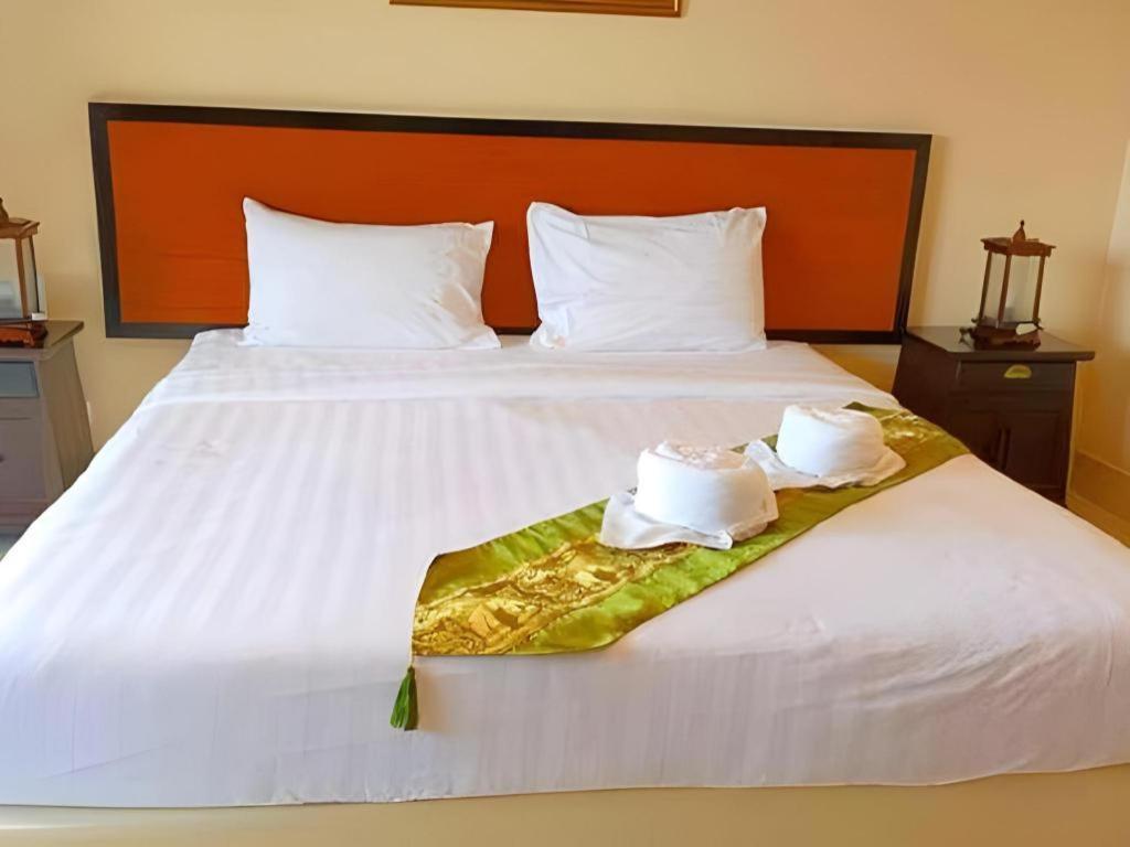 Rayong Lanna Hotel Kültér fotó