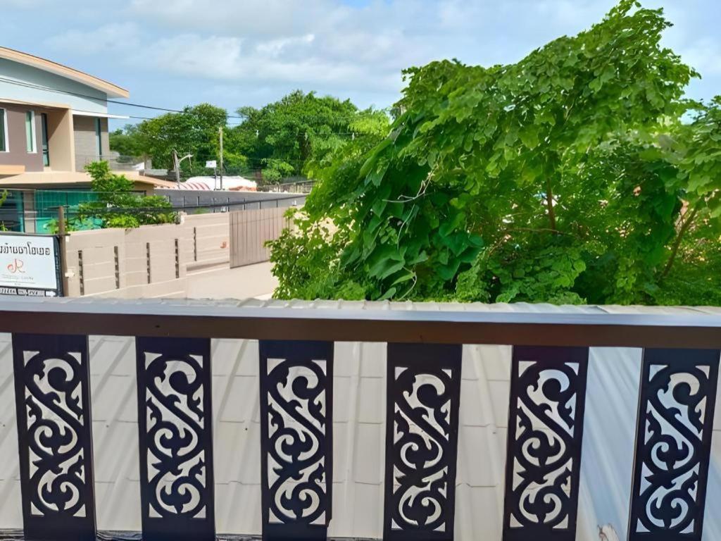 Rayong Lanna Hotel Kültér fotó