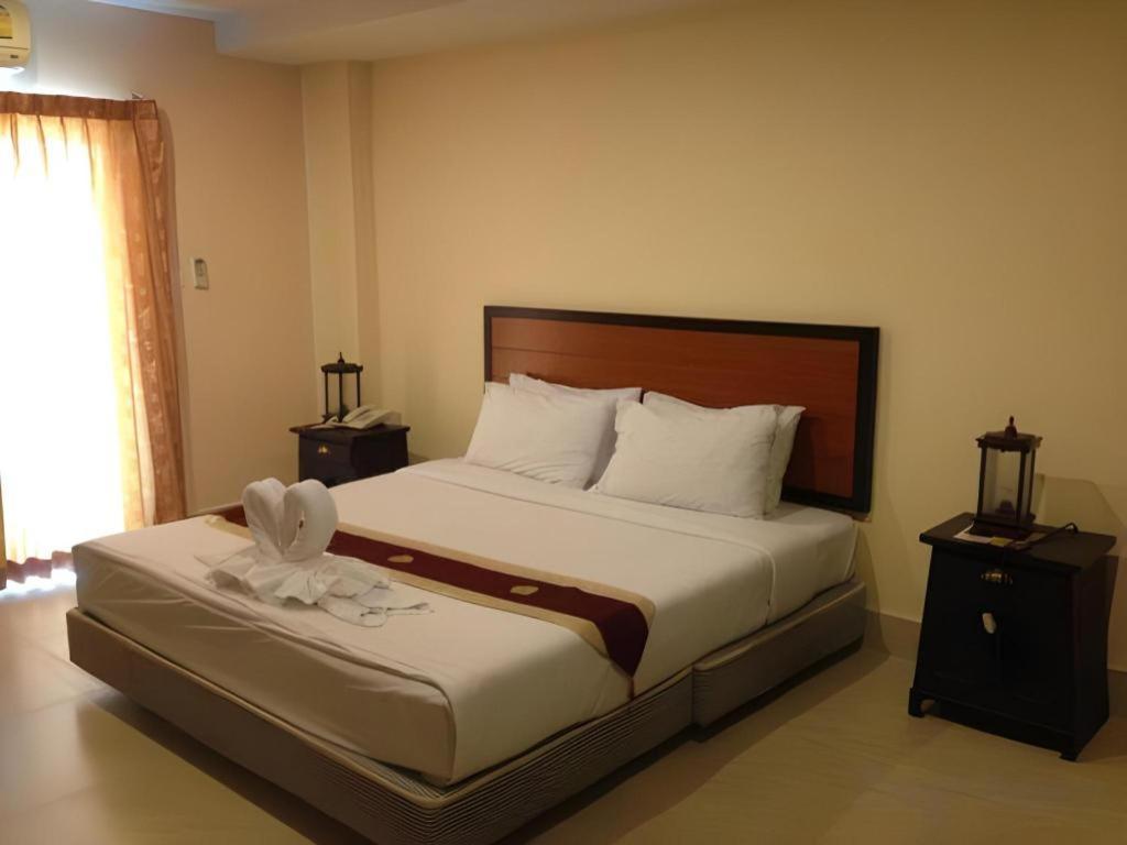 Rayong Lanna Hotel Kültér fotó