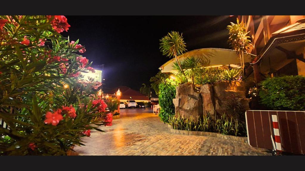 Rayong Lanna Hotel Kültér fotó