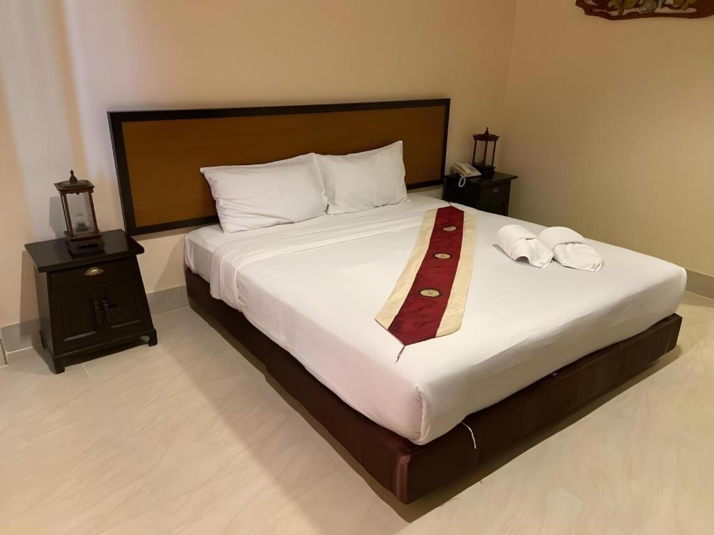 Rayong Lanna Hotel Kültér fotó