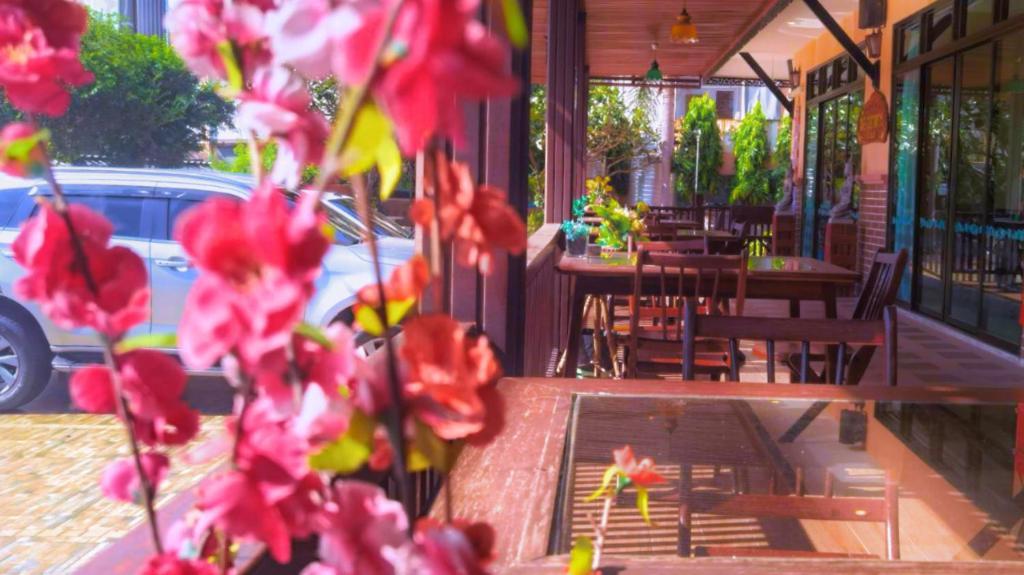 Rayong Lanna Hotel Kültér fotó