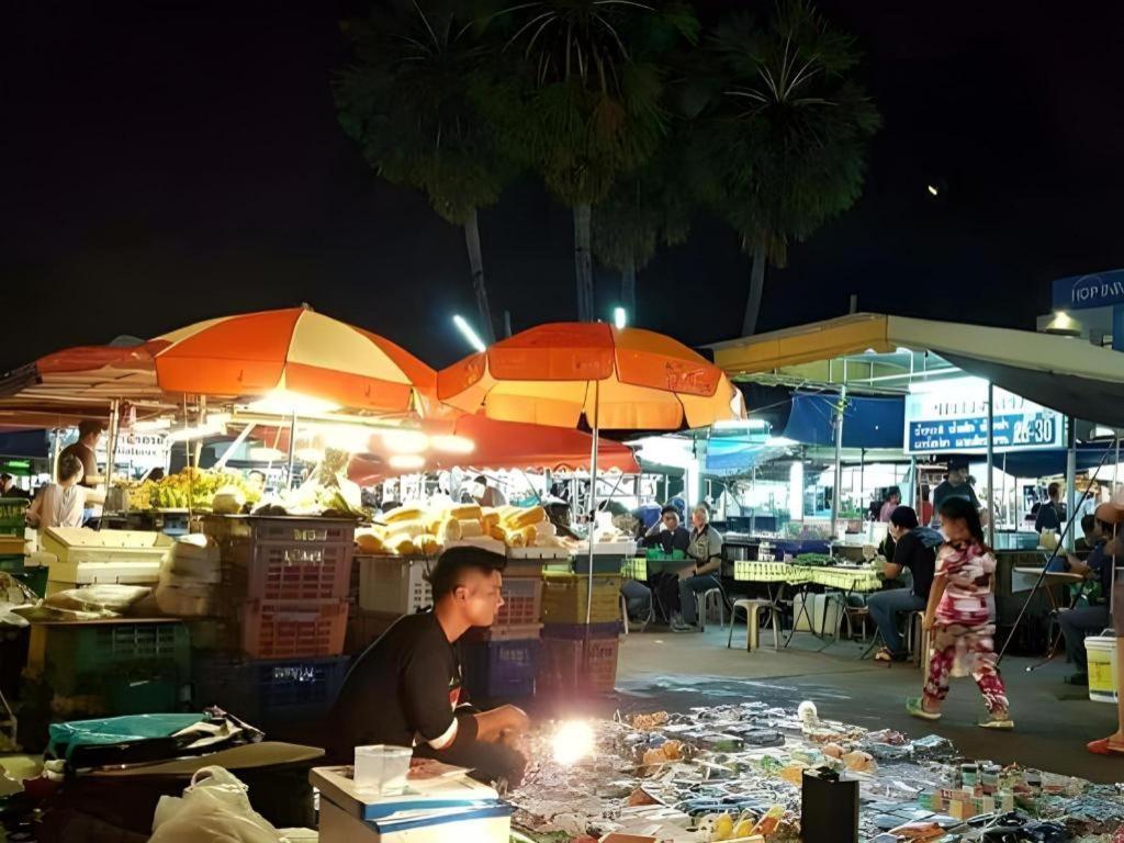 Rayong Lanna Hotel Kültér fotó