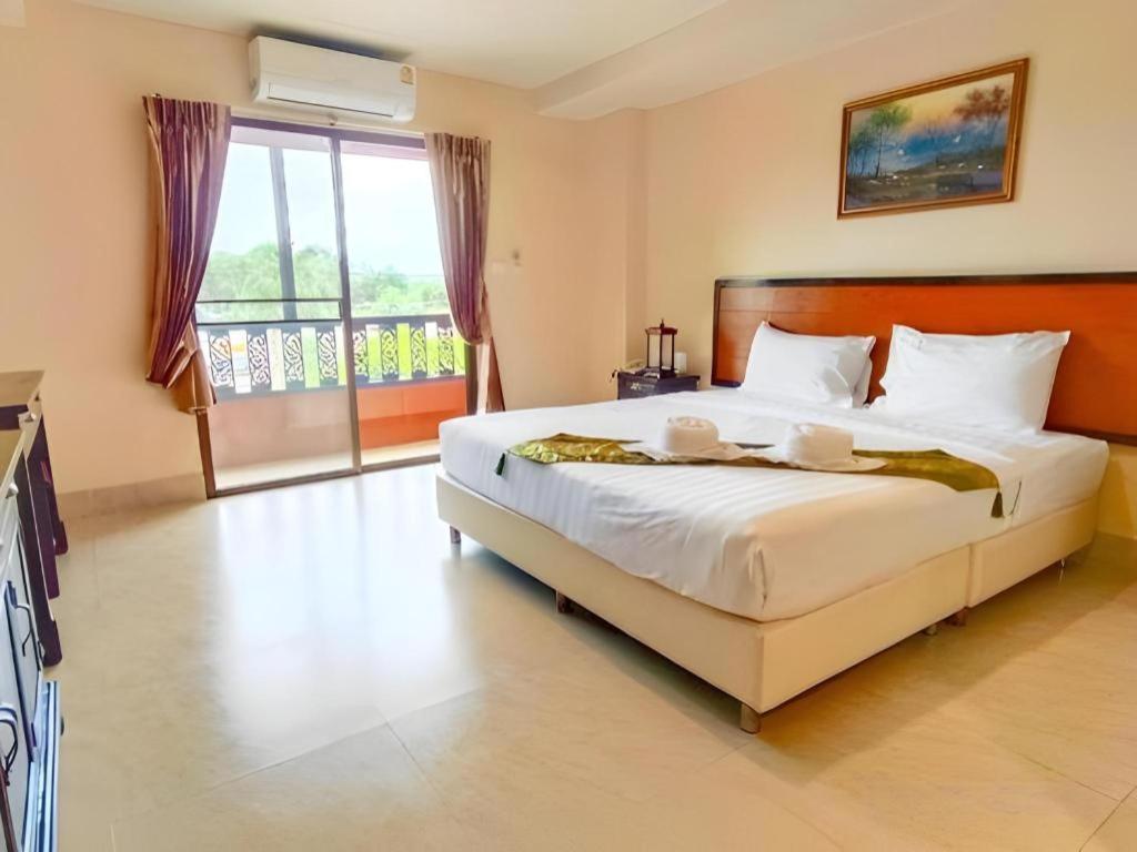 Rayong Lanna Hotel Kültér fotó
