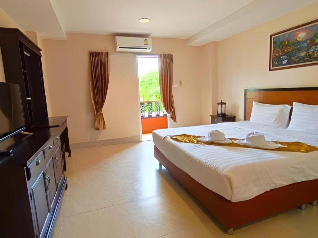 Rayong Lanna Hotel Kültér fotó