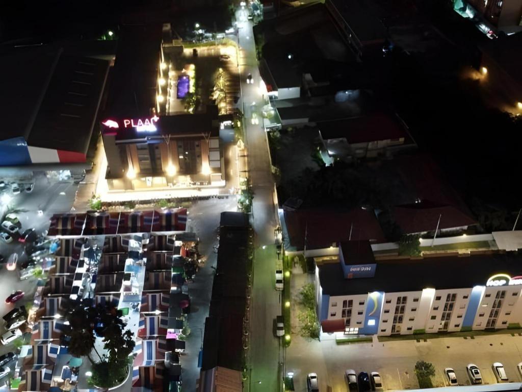 Rayong Lanna Hotel Kültér fotó