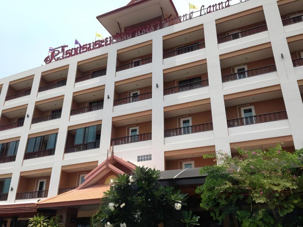 Rayong Lanna Hotel Kültér fotó
