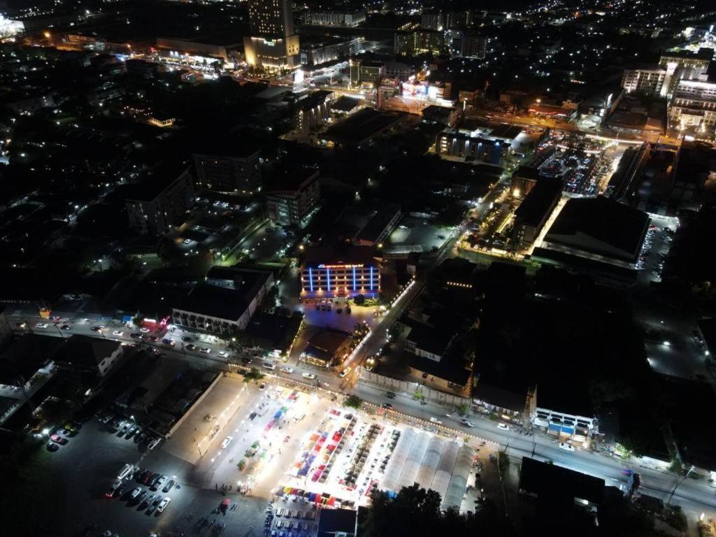 Rayong Lanna Hotel Kültér fotó